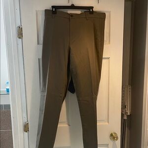 Dockers Men's Olive Chinos